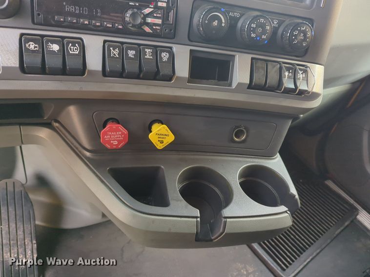 image for item NZ9277 2020 Kenworth T680 semi truck