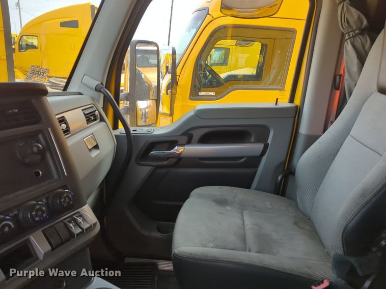 image for item NZ9277 2020 Kenworth T680 semi truck