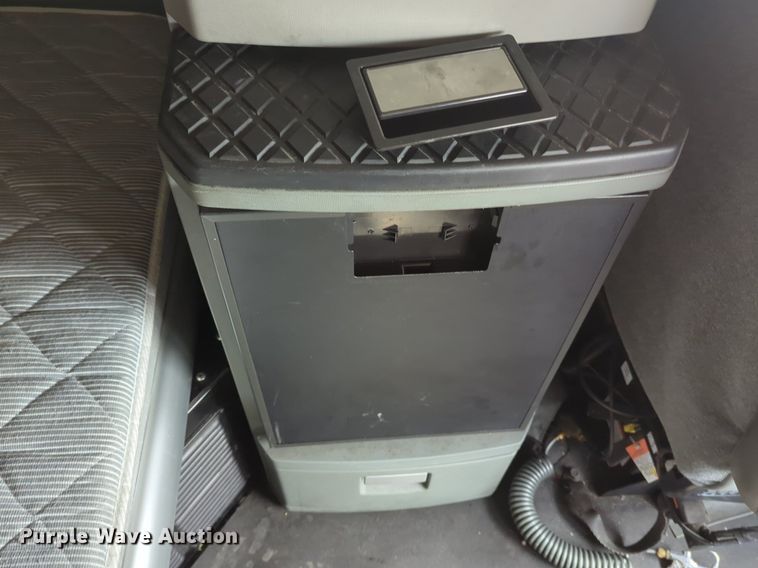 image for item NZ9277 2020 Kenworth T680 semi truck