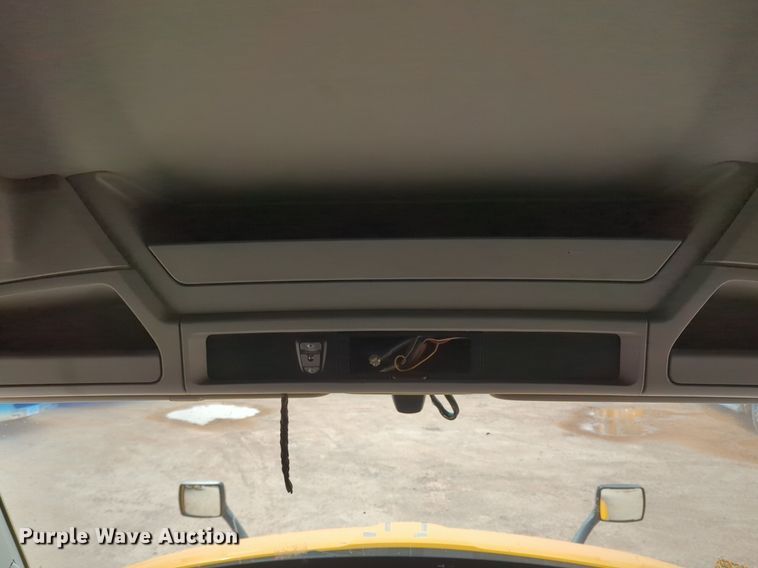 image for item NZ9277 2020 Kenworth T680 semi truck