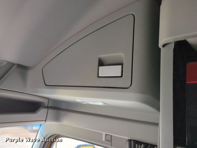 image for item NZ9277 2020 Kenworth T680 semi truck