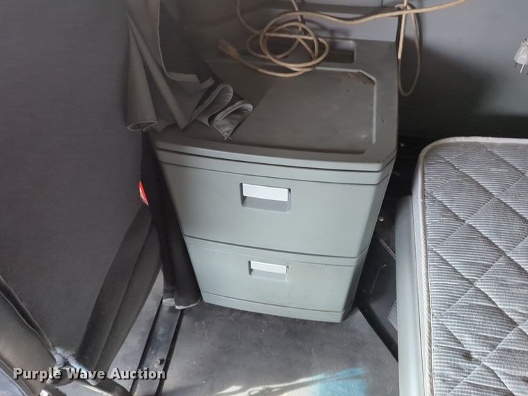 image for item NZ9277 2020 Kenworth T680 semi truck