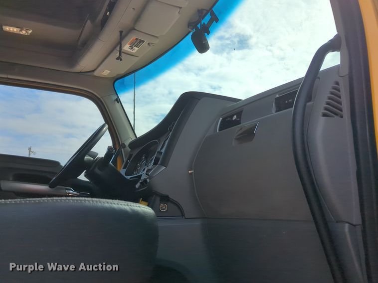 image for item NZ9277 2020 Kenworth T680 semi truck