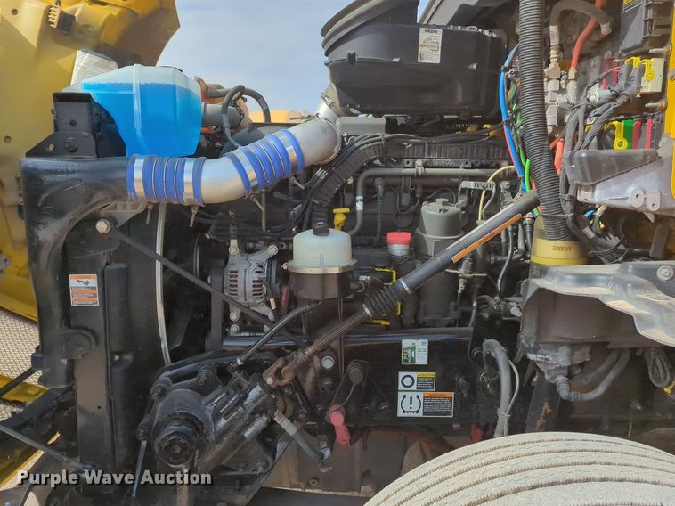 image for item NZ9277 2020 Kenworth T680 semi truck