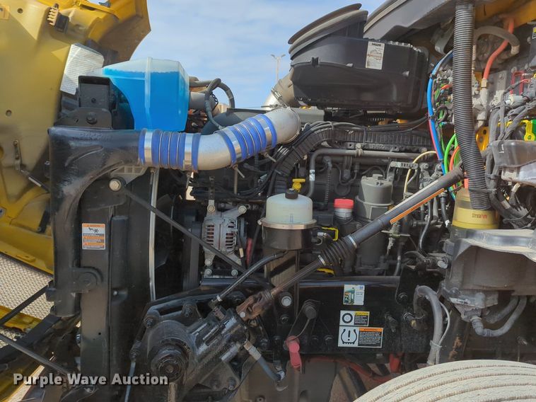 image for item NZ9277 2020 Kenworth T680 semi truck