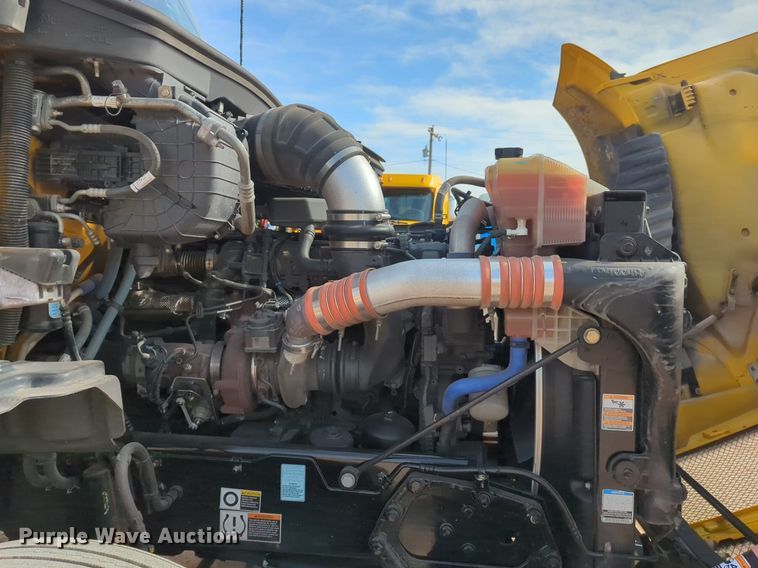 image for item NZ9277 2020 Kenworth T680 semi truck