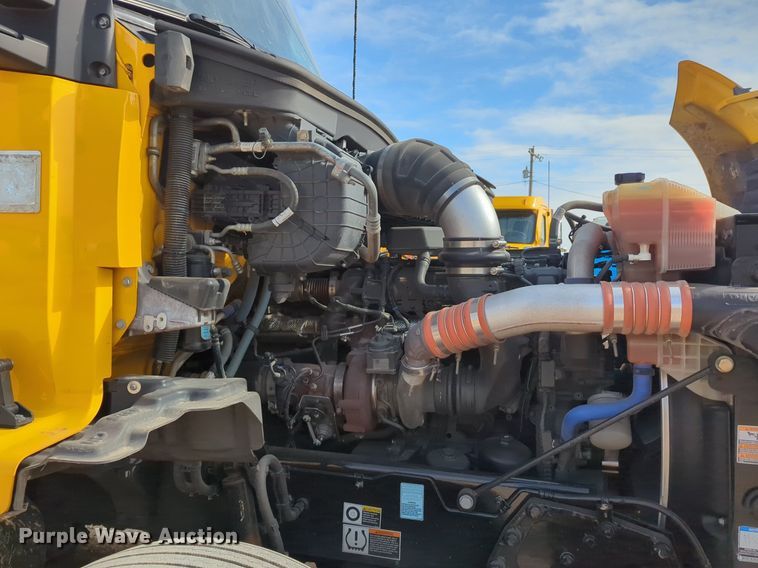 image for item NZ9277 2020 Kenworth T680 semi truck