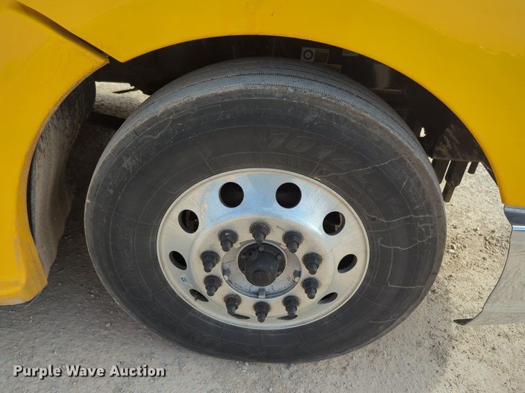 image for item NZ9277 2020 Kenworth T680 semi truck