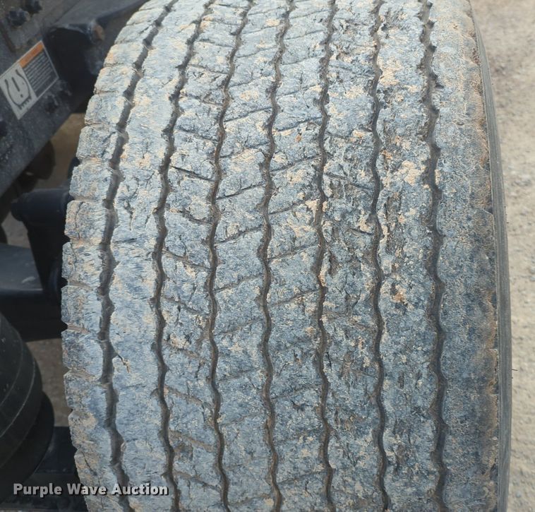 image for item NZ9277 2020 Kenworth T680 semi truck