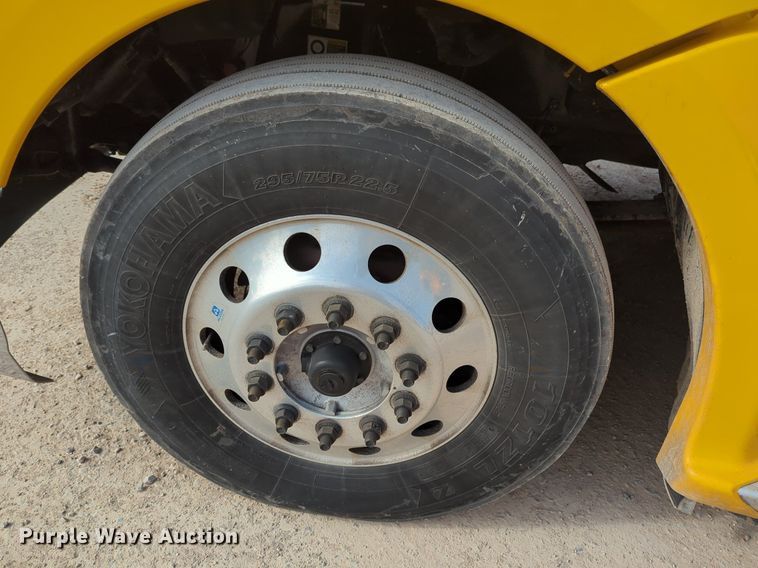 image for item NZ9277 2020 Kenworth T680 semi truck