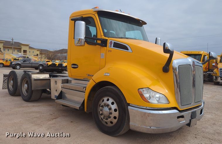 image for item NZ9278 2020 Kenworth T680 semi truck