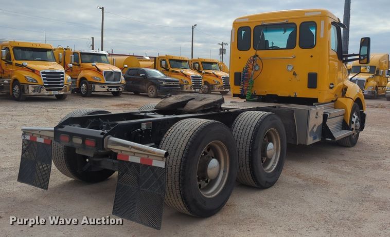 image for item NZ9278 2020 Kenworth T680 semi truck