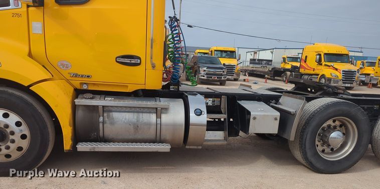 image for item NZ9278 2020 Kenworth T680 semi truck