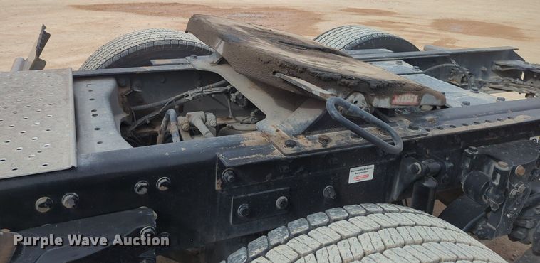 image for item NZ9278 2020 Kenworth T680 semi truck