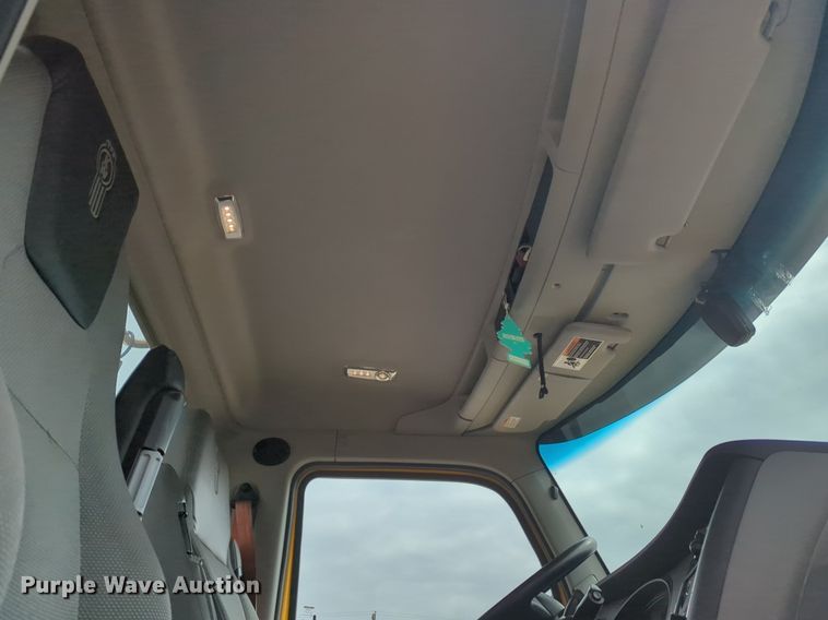 image for item NZ9278 2020 Kenworth T680 semi truck