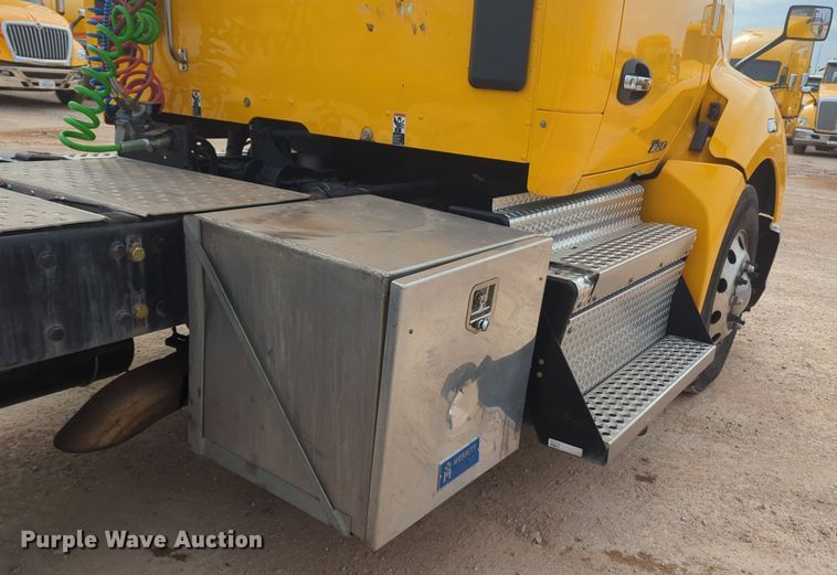 image for item NZ9278 2020 Kenworth T680 semi truck