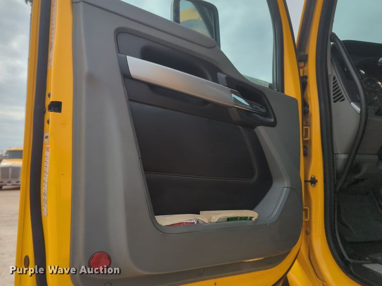 image for item NZ9278 2020 Kenworth T680 semi truck