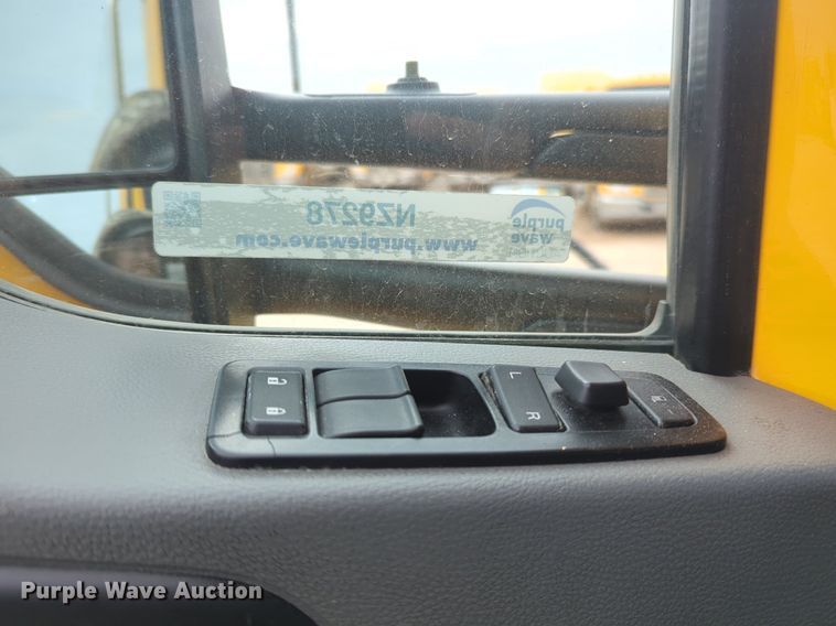 image for item NZ9278 2020 Kenworth T680 semi truck