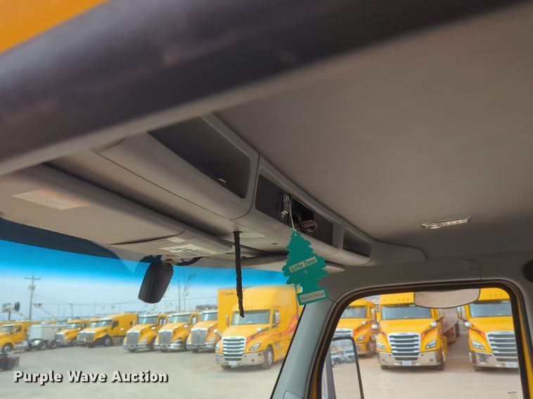 image for item NZ9278 2020 Kenworth T680 semi truck