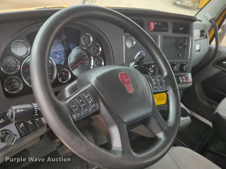 image for item NZ9278 2020 Kenworth T680 semi truck