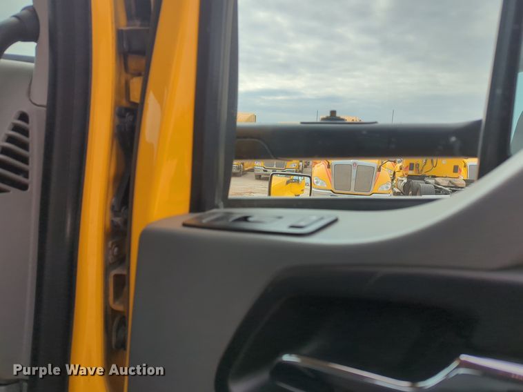 image for item NZ9278 2020 Kenworth T680 semi truck