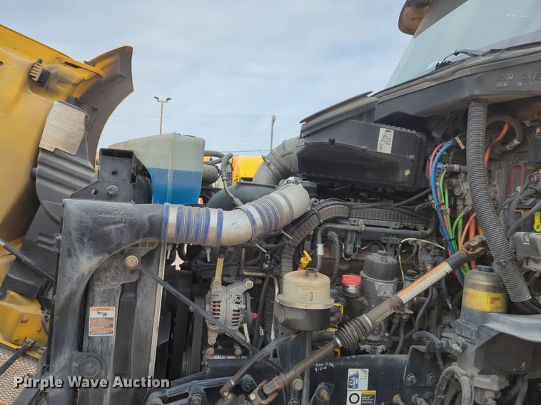 image for item NZ9278 2020 Kenworth T680 semi truck