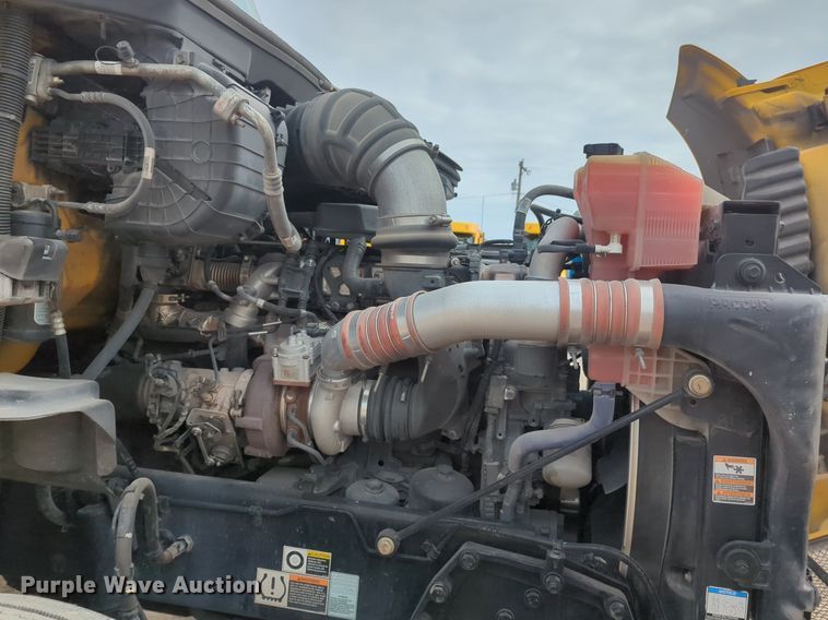 image for item NZ9278 2020 Kenworth T680 semi truck