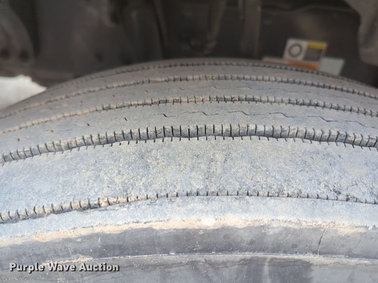 image for item NZ9278 2020 Kenworth T680 semi truck