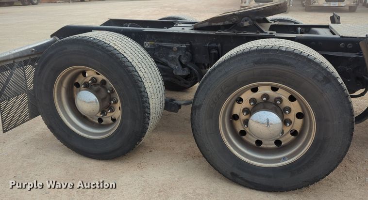 image for item NZ9278 2020 Kenworth T680 semi truck