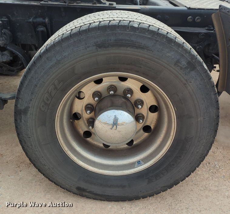 image for item NZ9278 2020 Kenworth T680 semi truck