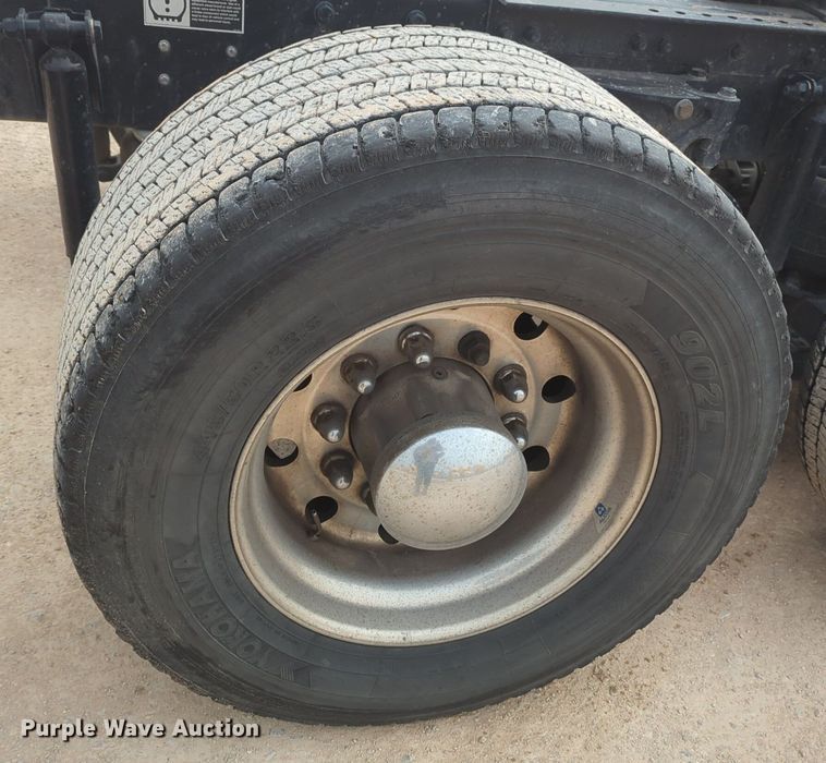 image for item NZ9278 2020 Kenworth T680 semi truck