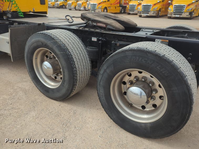 image for item NZ9278 2020 Kenworth T680 semi truck