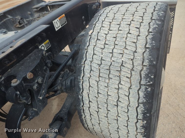 image for item NZ9278 2020 Kenworth T680 semi truck