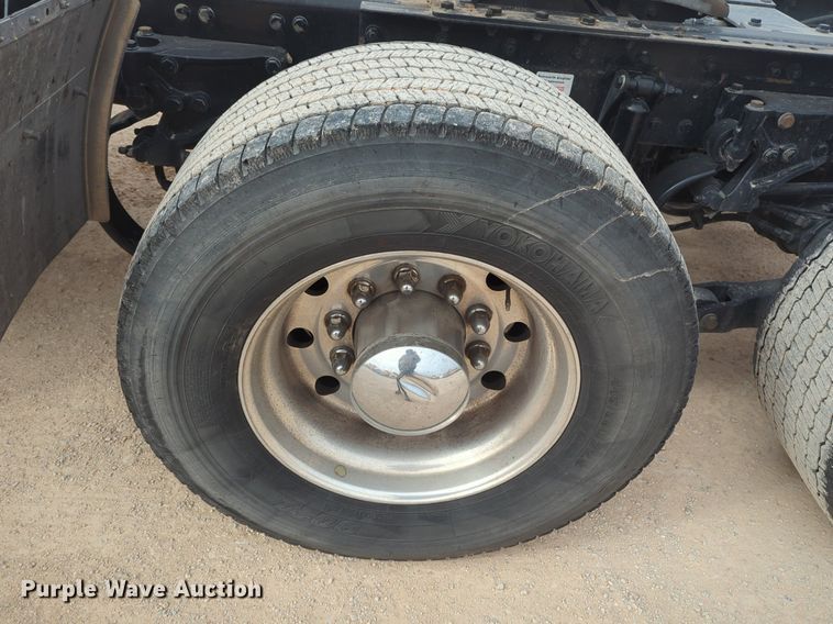 image for item NZ9278 2020 Kenworth T680 semi truck