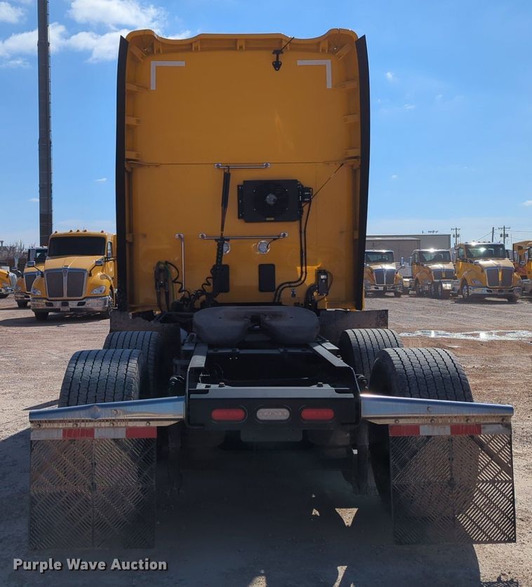 image for item NZ9279 2020 Kenworth T680 semi truck