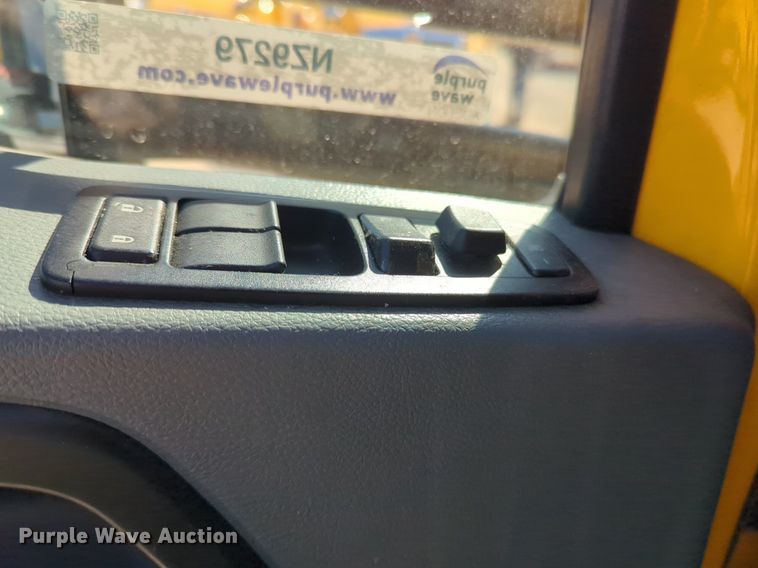 image for item NZ9279 2020 Kenworth T680 semi truck