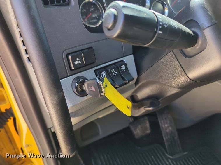 image for item NZ9279 2020 Kenworth T680 semi truck