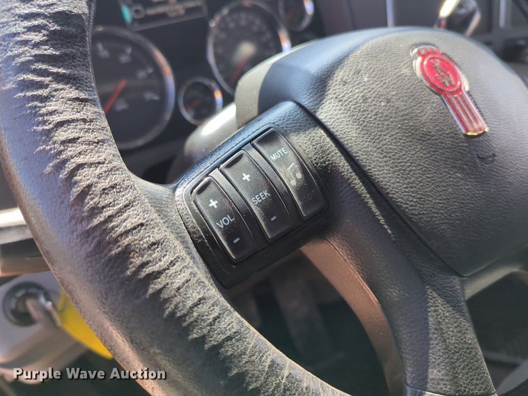 image for item NZ9279 2020 Kenworth T680 semi truck