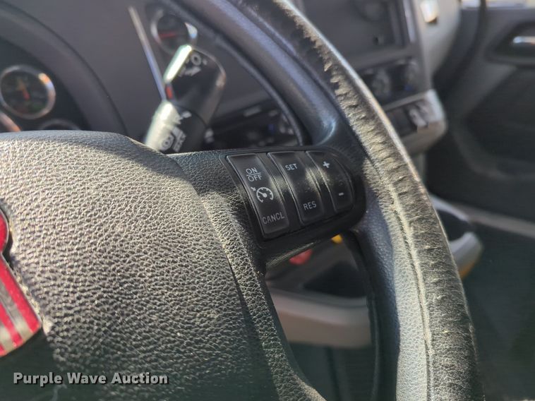 image for item NZ9279 2020 Kenworth T680 semi truck