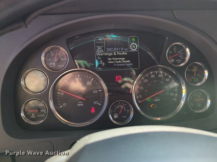 image for item NZ9279 2020 Kenworth T680 semi truck