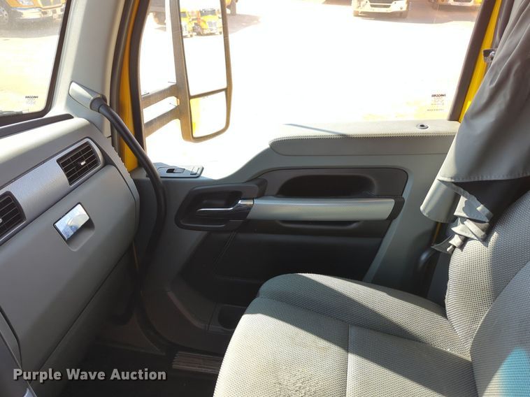 image for item NZ9279 2020 Kenworth T680 semi truck