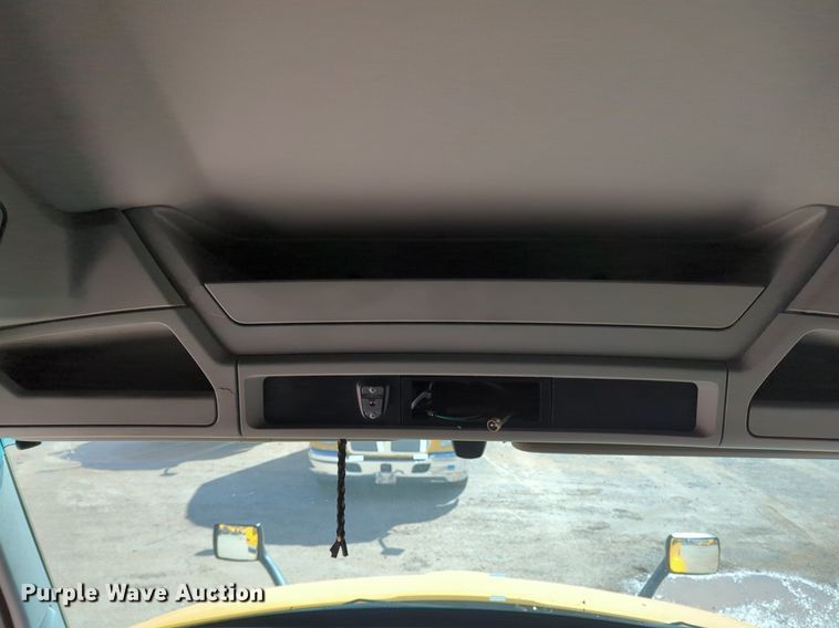 image for item NZ9279 2020 Kenworth T680 semi truck