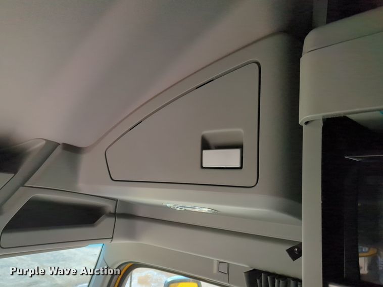 image for item NZ9279 2020 Kenworth T680 semi truck