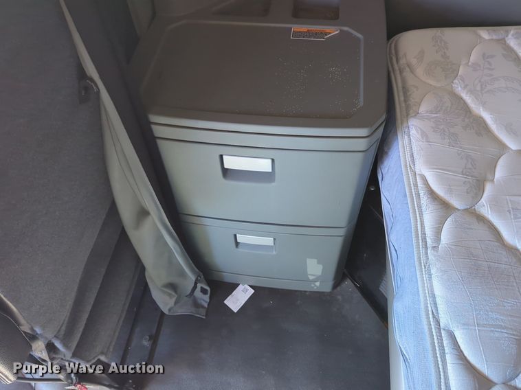 image for item NZ9279 2020 Kenworth T680 semi truck