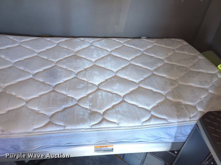 image for item NZ9279 2020 Kenworth T680 semi truck