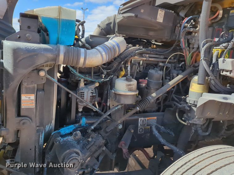 image for item NZ9279 2020 Kenworth T680 semi truck