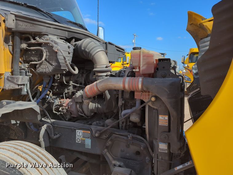 image for item NZ9279 2020 Kenworth T680 semi truck