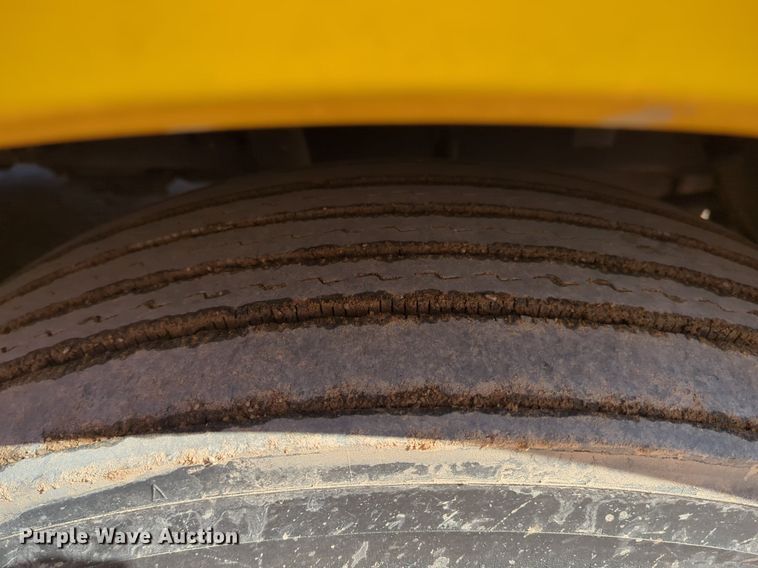 image for item NZ9279 2020 Kenworth T680 semi truck