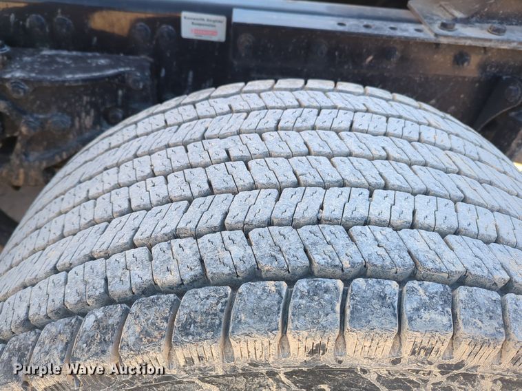 image for item NZ9279 2020 Kenworth T680 semi truck