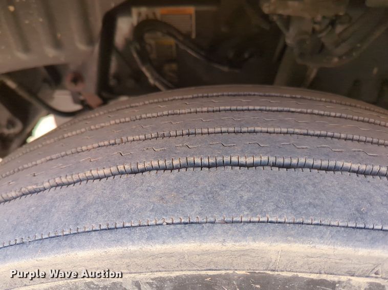 image for item NZ9279 2020 Kenworth T680 semi truck